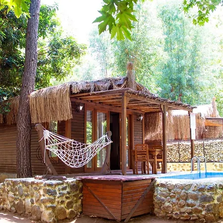 Suna Village & 3*
