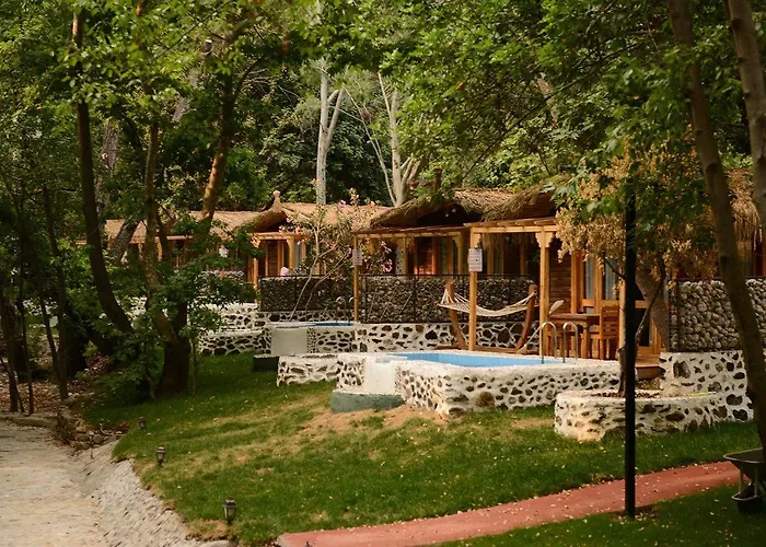 Suna Village & מלון