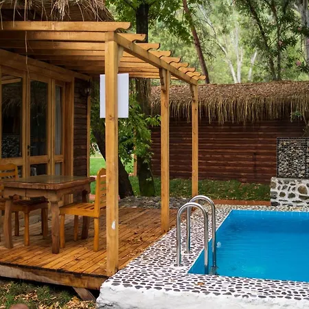 Suna Village & 3* フェティエ