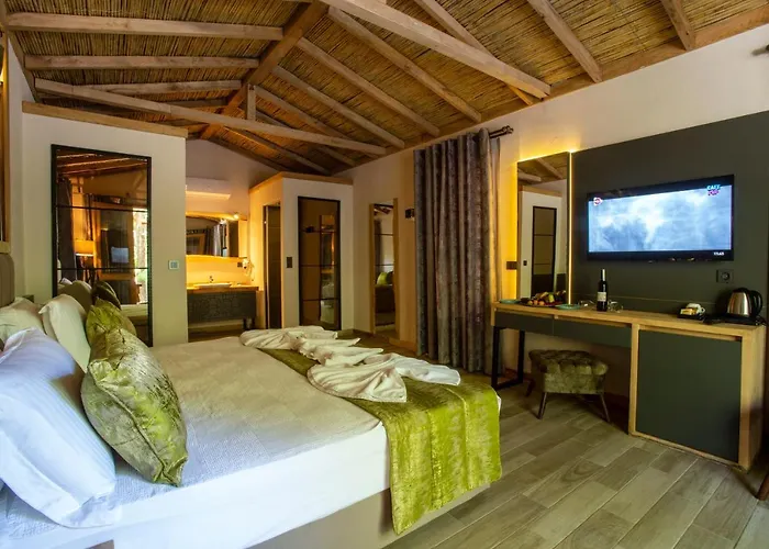 Suna Village & 3*