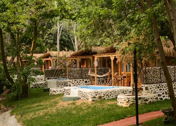 Suna Village & Hotel 3*